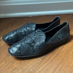 Vince Venetian Paz Gray/Black Leather Women's Loafers Sz 8.5
